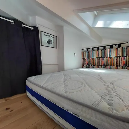 Renove A 50m De La Avec Balcon Et Parking - Fr-1-550-78 Apartment *