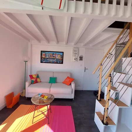 Renove A 50m De La Avec Balcon Et Parking - Fr-1-550-78 Apartment *