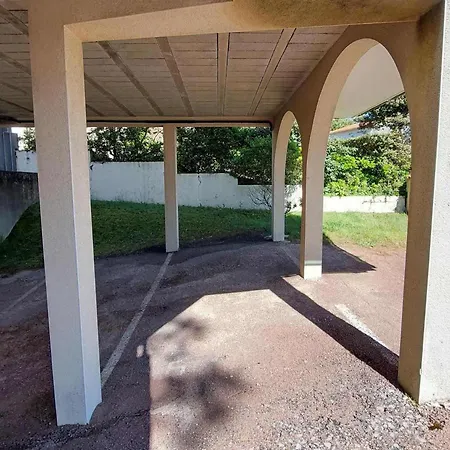 Renove A 50m De La Avec Balcon Et Parking - Fr-1-550-78 *