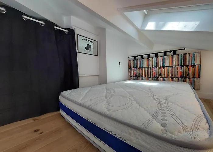 Renove A 50m De La Avec Balcon Et Parking - Fr-1-550-78 Apartment *