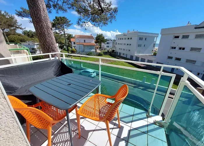 Apartment Renove A 50m De La Avec Balcon Et Parking - Fr-1-550-78 *